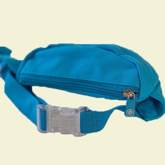 Kids Bum Bag with a zippered main compartment and an adjustable waist strap with transparent buckle.
