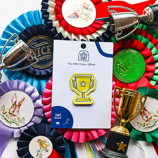 Parche de recompensa de trofeo que brilla en la oscuridad